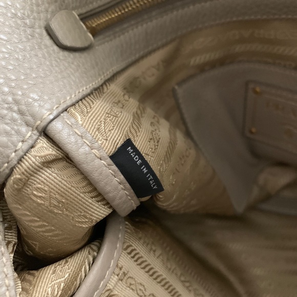 Prada purse bag - Picture 6 of 9